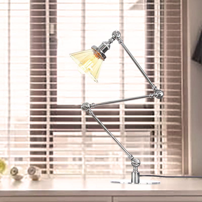 Elegante Tischlampe aus klarem konischem Glas