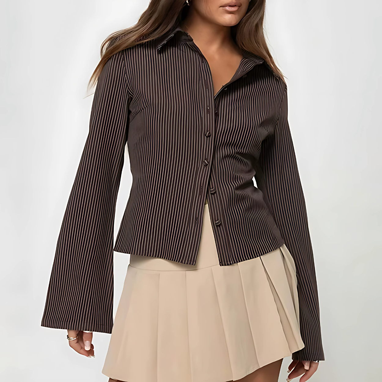 Elegante Damenbluse mit braunen Streifen
