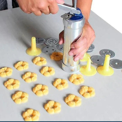 Aluminium-Keksausstecher mit 20 Formen und 4 Aufsätzen