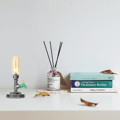 Elegante Tischlampe aus klarem Glas mit rundem Lampenschirm