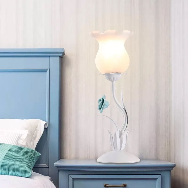 Blumige Tischleuchte für Schlafzimmer