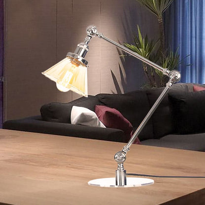 Elegante Tischlampe aus klarem konischem Glas