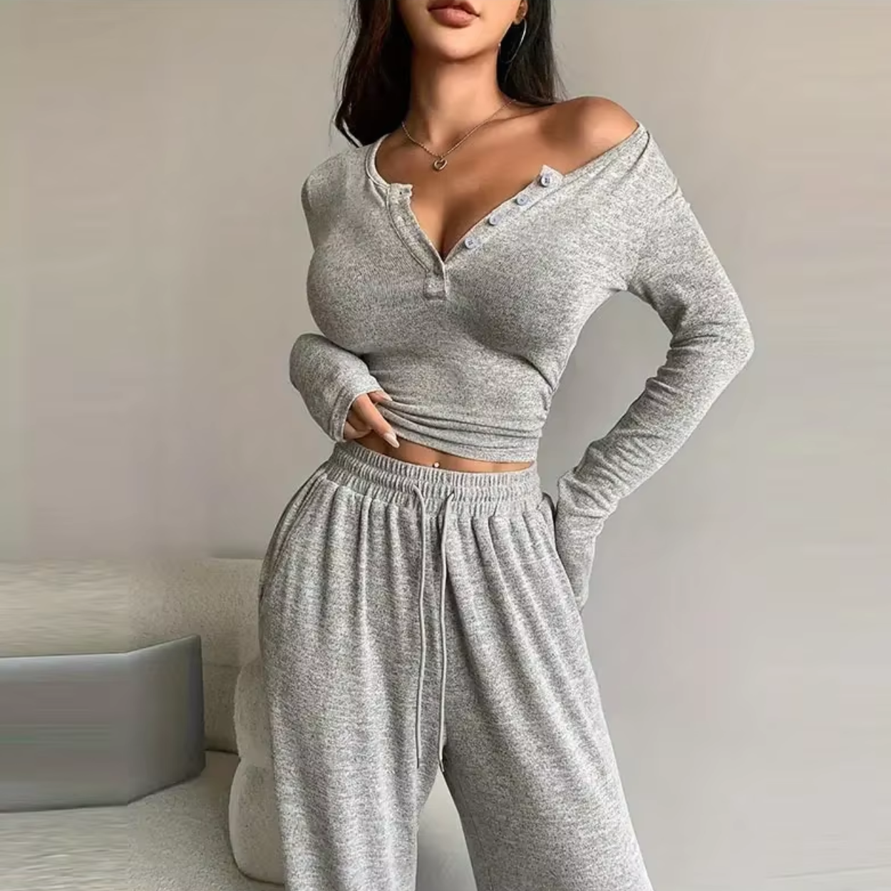Bequeme Oversize-Hose und Pullover
