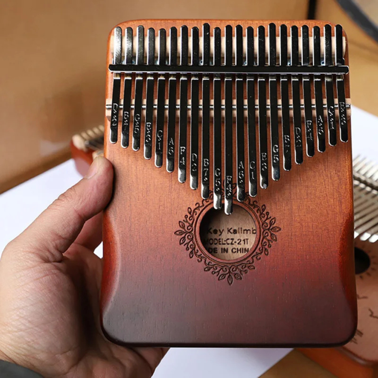 Tragbare 17-Tasten Holz-Kalimba mit Daumenklavier