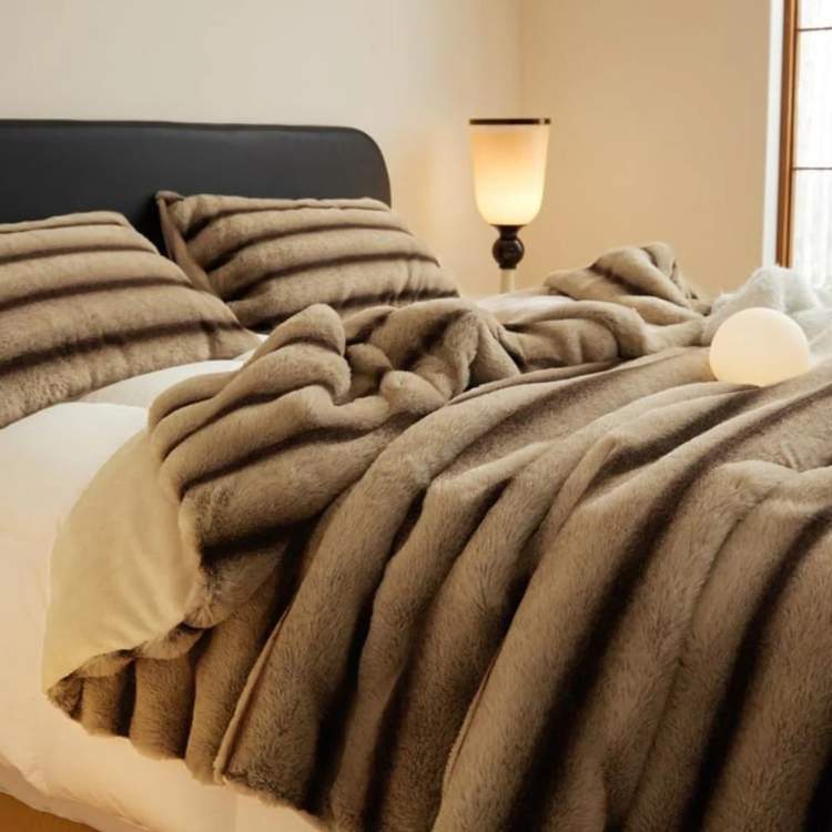 Marcherelle™ – Couverture en Fausse Fourrure de Lapin Luxueuse et Douce