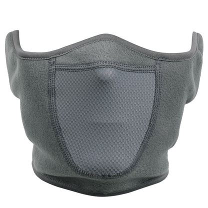 Maske und warme Thermoschicht für den Winter
