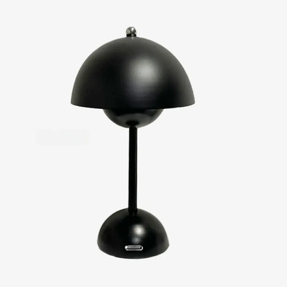 Design-Tischlampe mit schickem Licht
