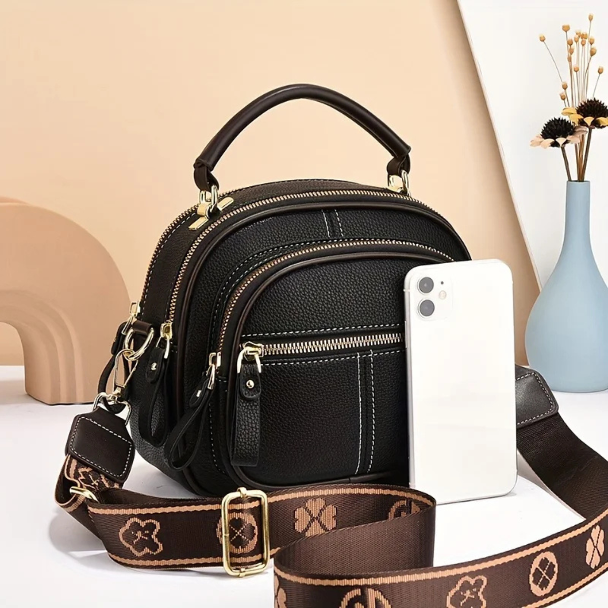 Elegante Damenhandtasche aus Leder mit Schulterriemen