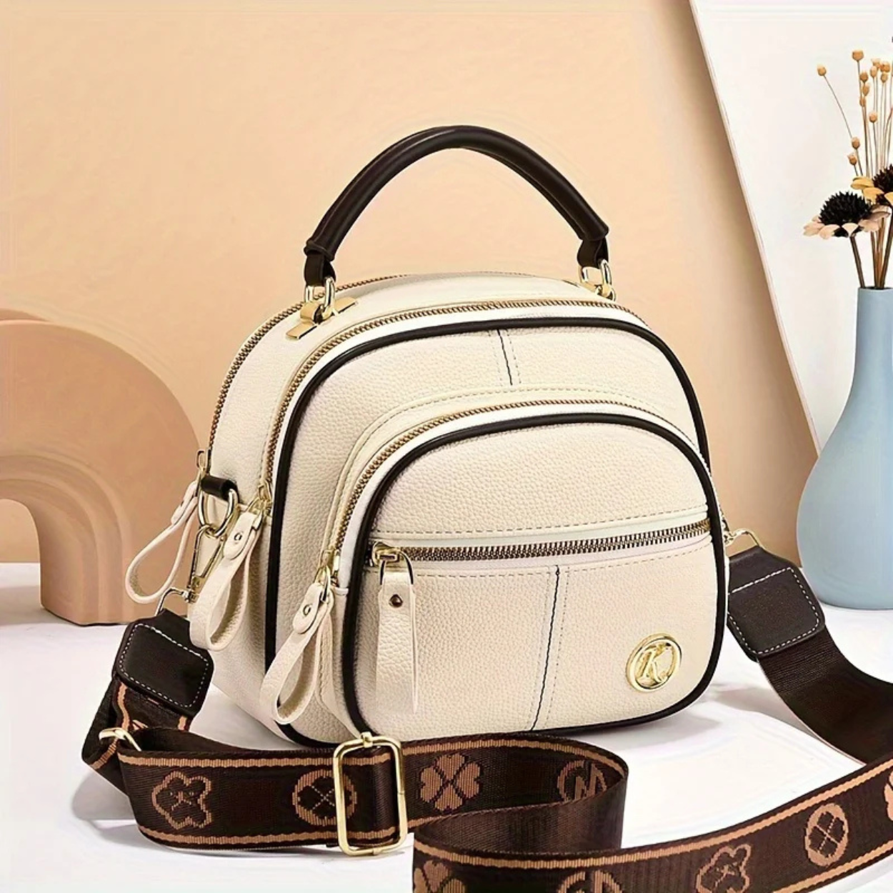 Elegante Damenhandtasche aus Leder mit Schulterriemen