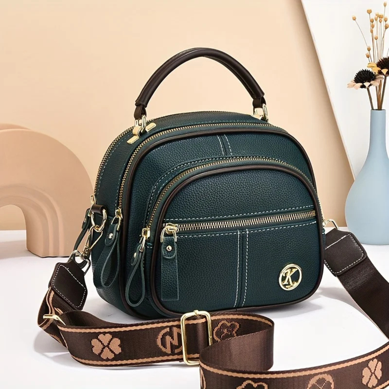 Elegante Damenhandtasche aus Leder mit Schulterriemen