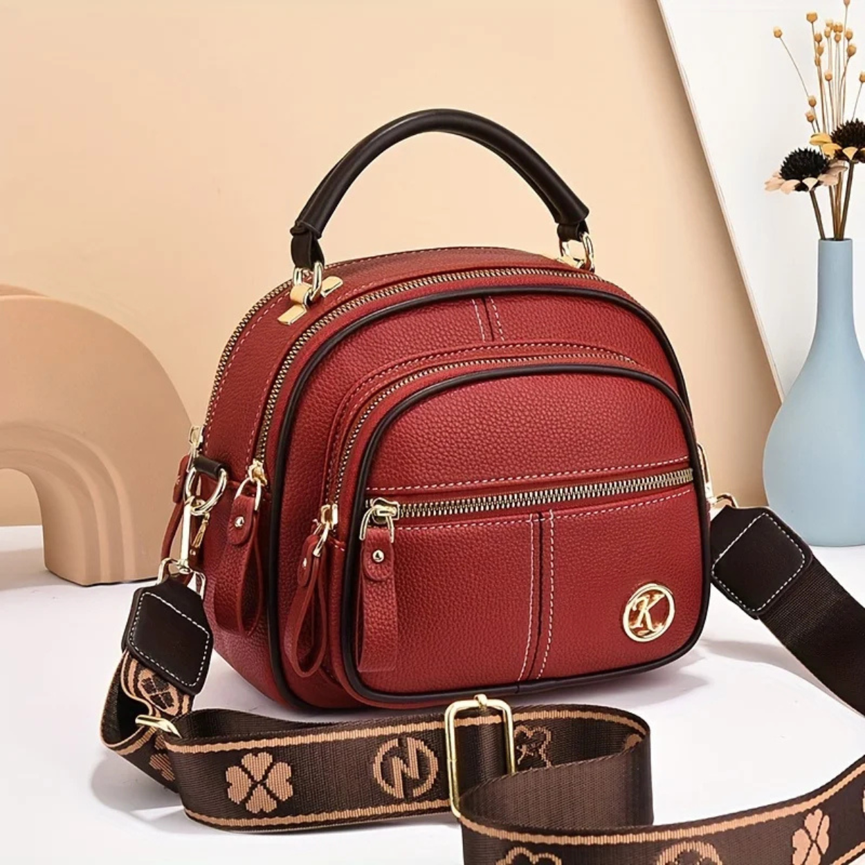 Elegante Damenhandtasche aus Leder mit Schulterriemen