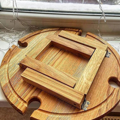 Eleganter Design-Holz-Aperitif-Tisch mit Pflanze