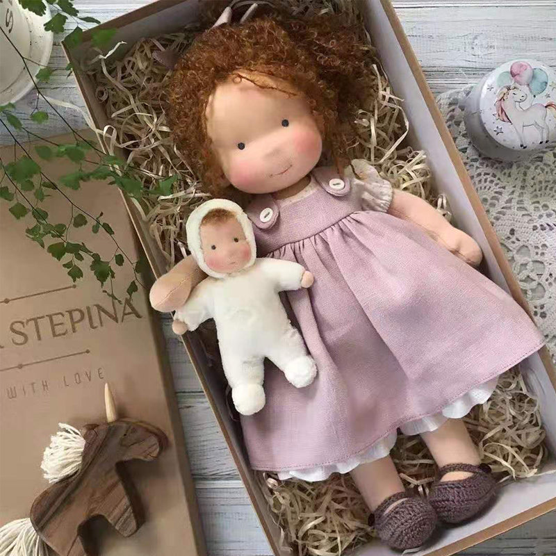 Handgefertigte Lernpuppe für kreative Kinder