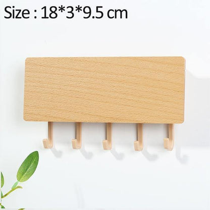 Charmanter Holz-Schlüsselanhänger mit bunten Haken