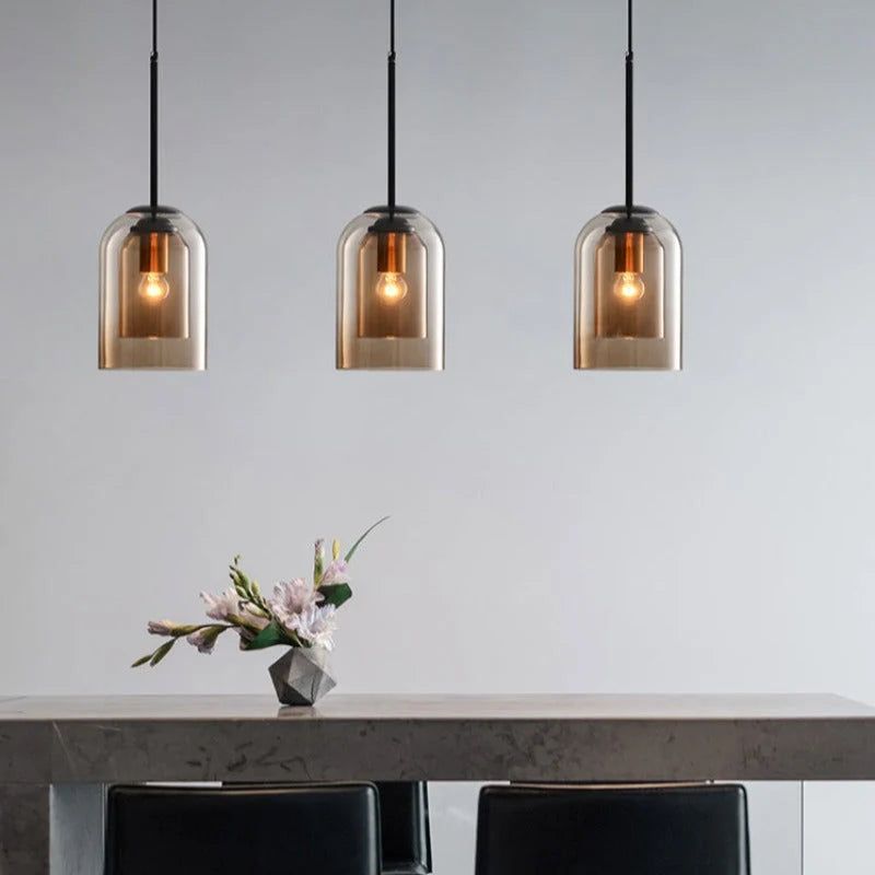 Elegante Hängelampe aus Glas für Haus und Büro