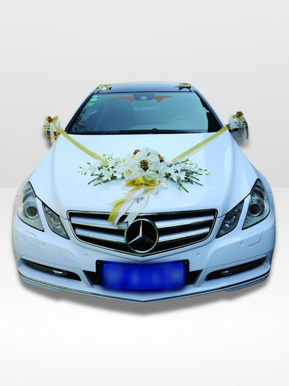Romantische Hochzeitsgirlande für das Auto