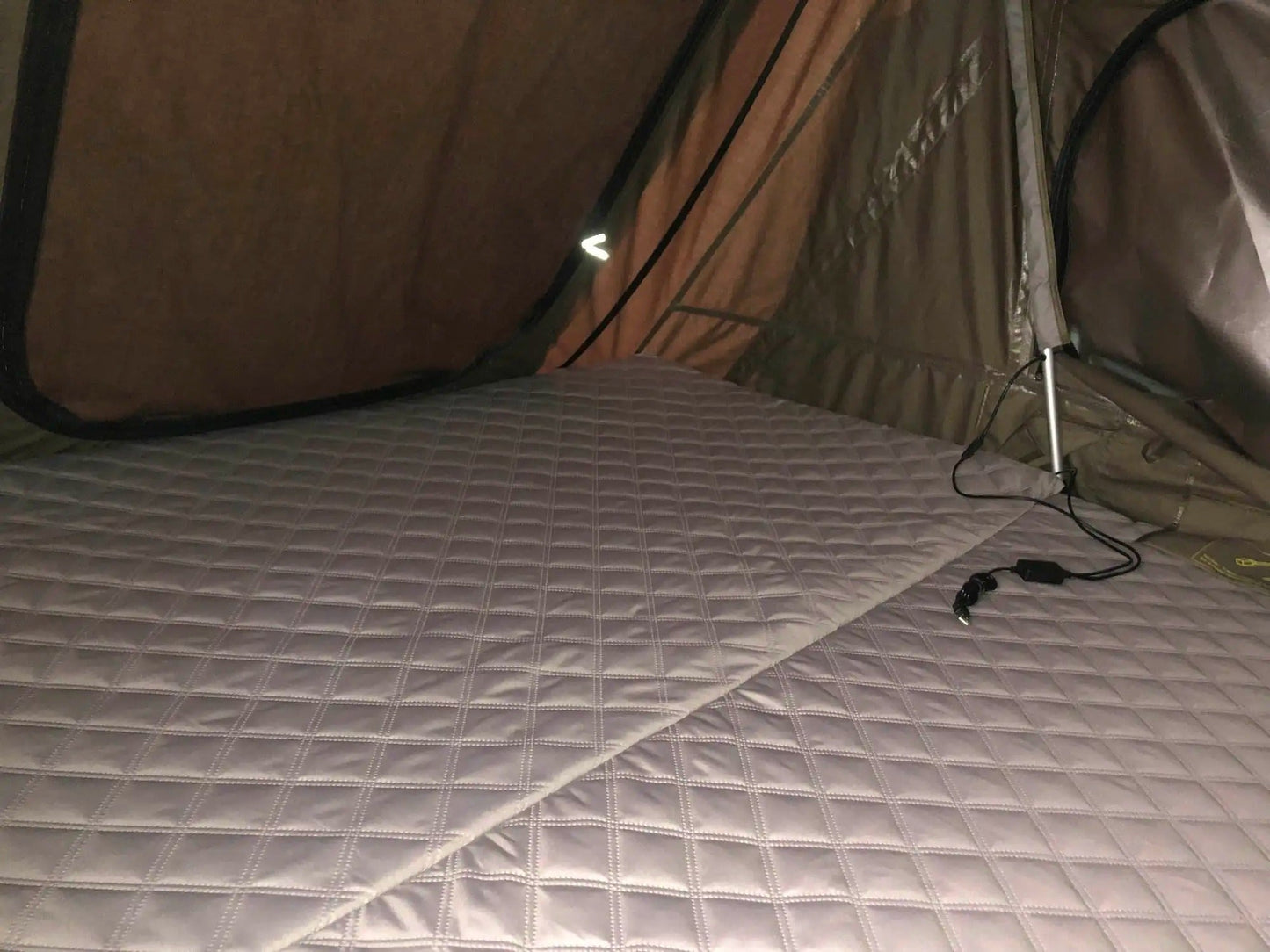 4-Personen-Dachzelt für Familiencamping